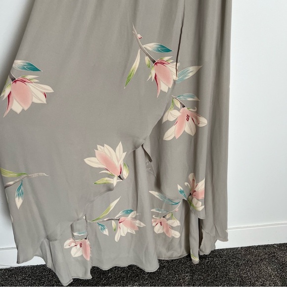 ⚪️ Show Me Your Mumu Noelle Wrap Maxi Dress – Floral Gray | XS - Picture 4 of 8